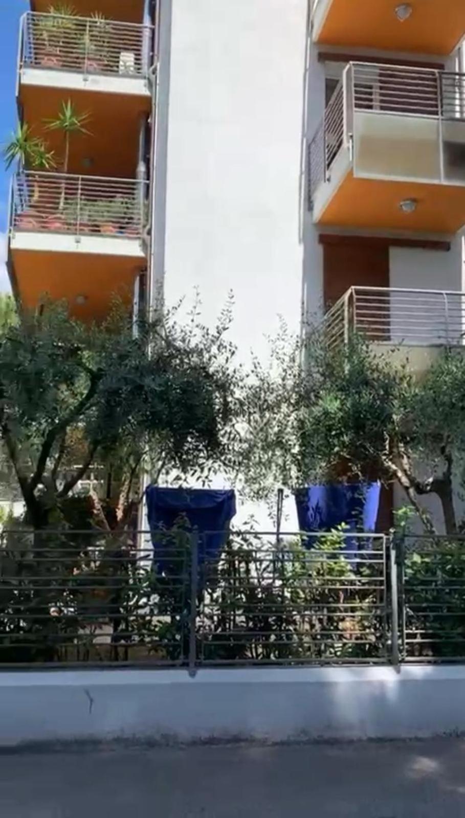 Appartement Damiano Chiesa Flexrent - Abissinia à Riccione Extérieur photo